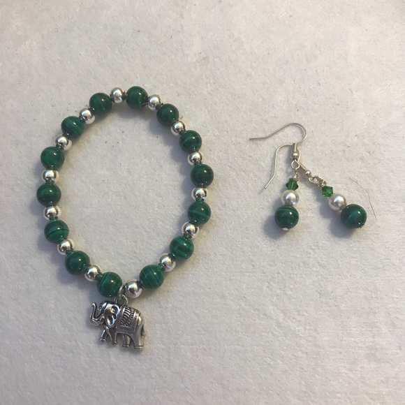 Handmade bracelet and matching earrings - Picture 2 of 4